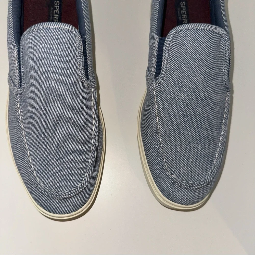 Sperry men’s slide on. 9.5